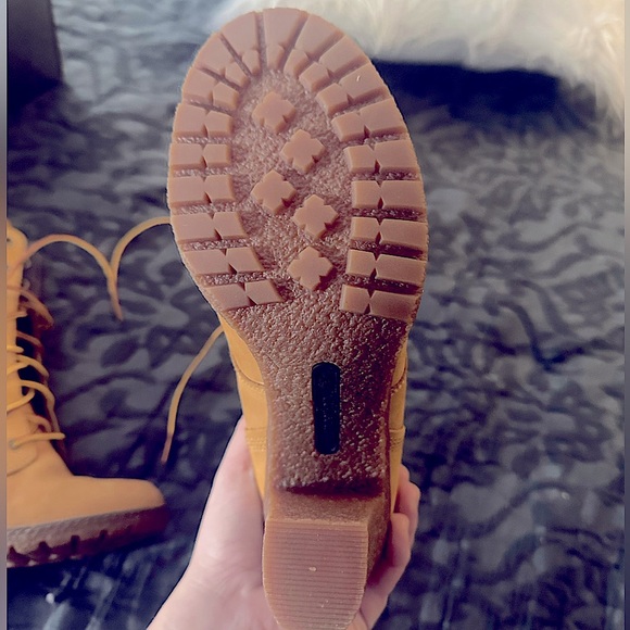 Timberland Heel Boots 👢 - Picture 4 of 6